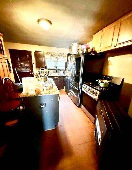 More Photos Of 599 N School St, Braidwood Apartments For Sale