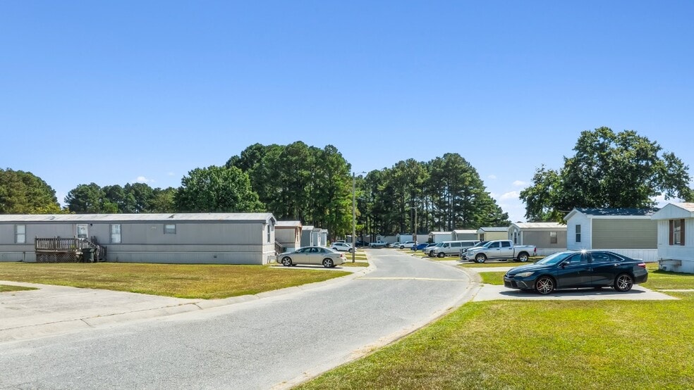More Photos Of 2022 Keith Ln, Selma Manufactured Housing Mobile Home Park For Sale