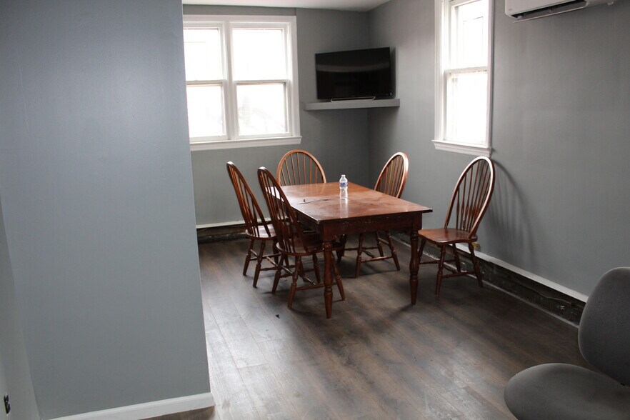 More Photos Of 5112 Umbria St, Philadelphia Light Manufacturing For Lease