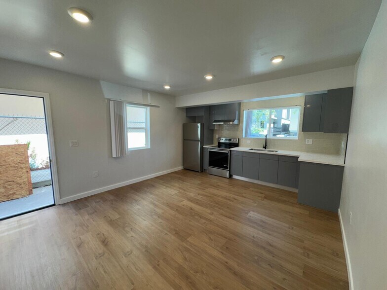 More Photos Of 553 N Flores St, Los Angeles Apartments For Sale