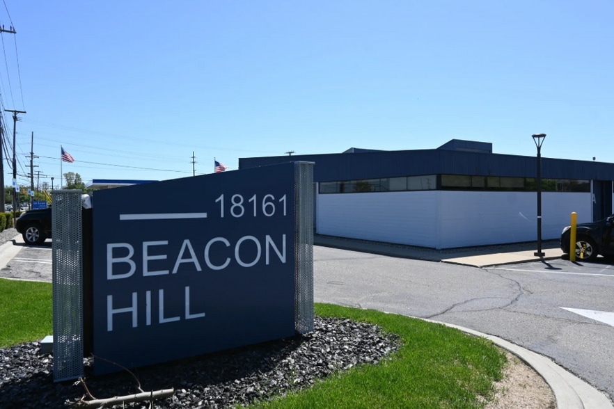 More Photos Of 18161 W 13 Mile Rd, Southfield Medical For Lease