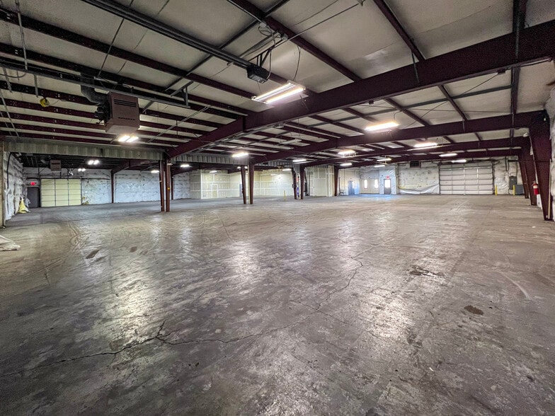 More Photos Of 4701 Commercial Dr NW, Huntsville Warehouse For Lease