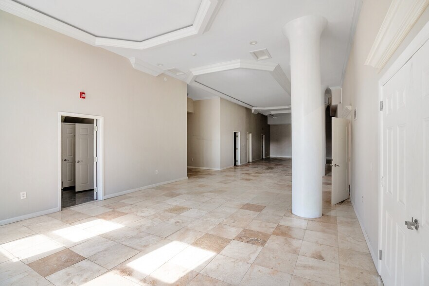 More Photos Of 2613 W Hunting Park Ave, Philadelphia Light Distribution For Lease