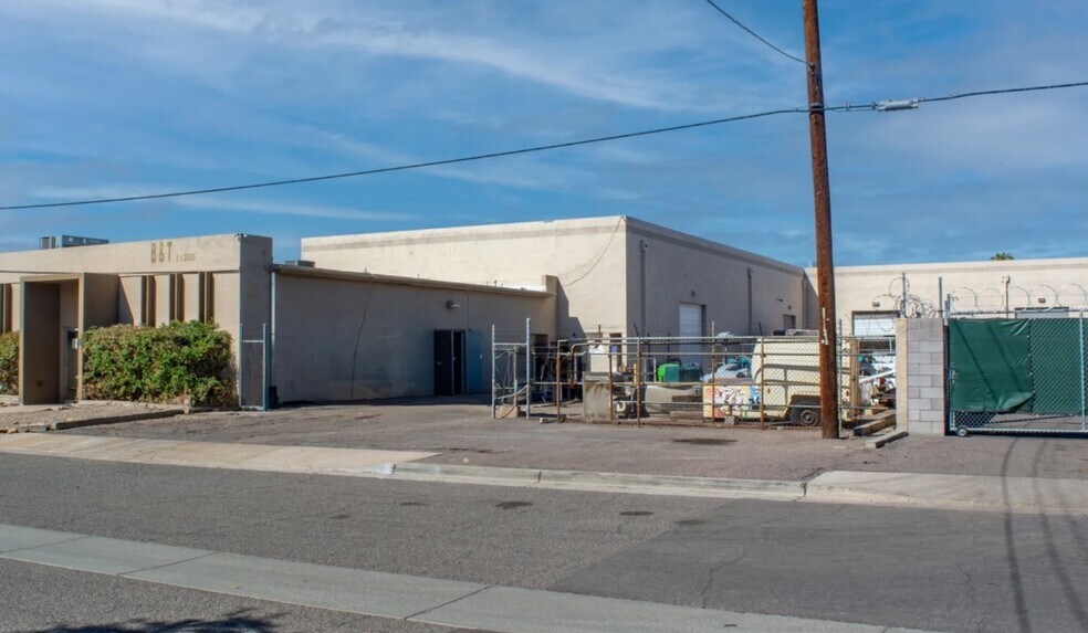 More Photos Of 11200 N 21st Ave, 2101 & 2115 W Shangri La Rd, Phoenix Unknown For Lease
