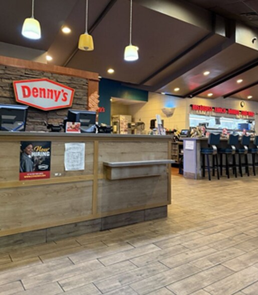 More Photos Of 10433 N Central Expy, Dallas Restaurant For Sale