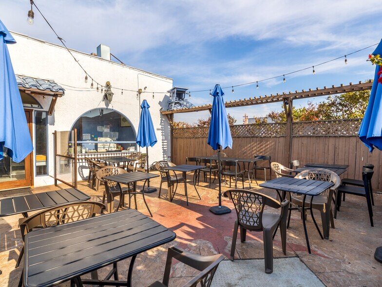 More Photos Of 409 E Grand Ave, El Segundo Storefront Retail Residential For Sale