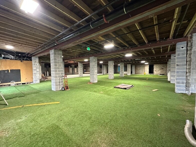 More Photos Of 2500 Sparrows Point Rd, Sparrows Point Storefront For Lease