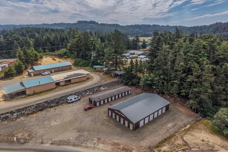 More Photos Of 93697 Storage Dr, North Bend Specialty For Sale