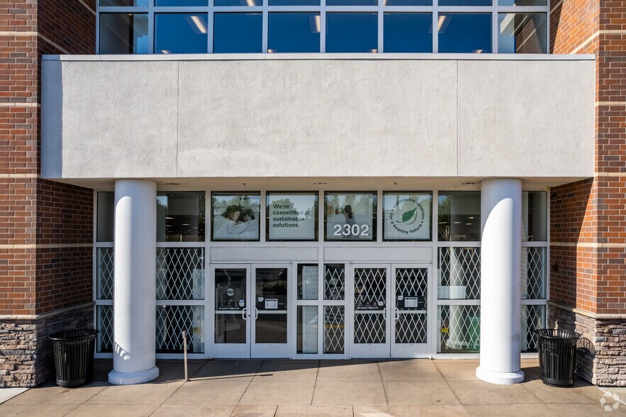More Photos Of 2302 Monument Blvd, Pleasant Hill Department Store For Sale