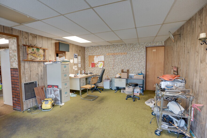 More Photos Of 236 N Main St, Milroy General Retail For Sale