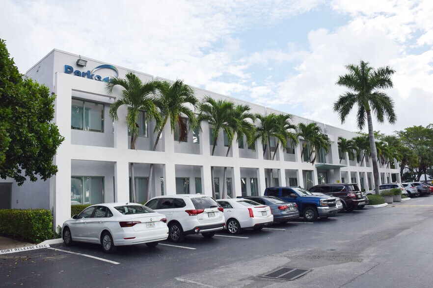 More Photos Of 1401 W Cypress Creek Rd, Fort Lauderdale Office For Lease