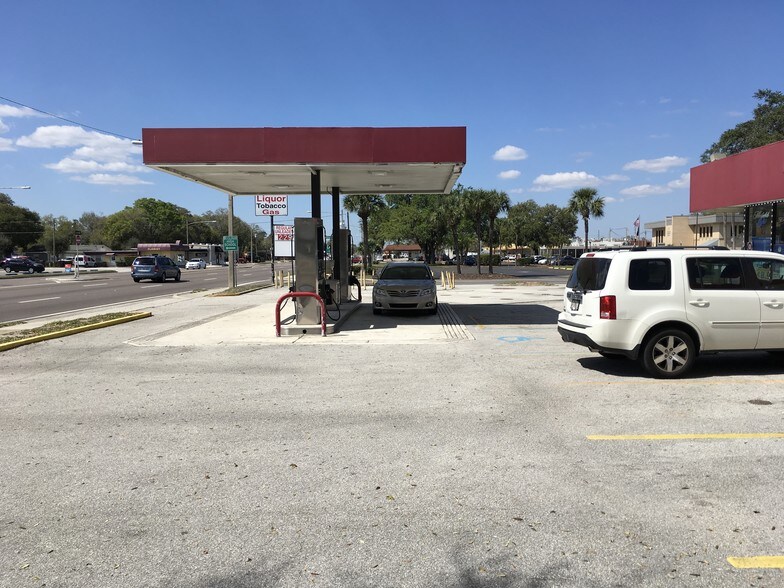 More Photos Of 718 13th St, Saint Cloud Convenience Store For Sale