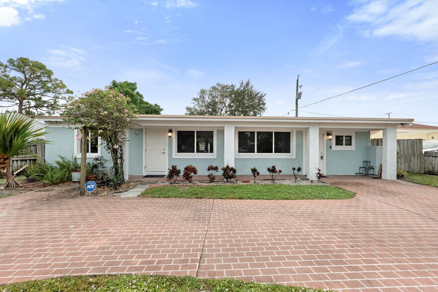 More Photos Of 112 Milton St, Lantana Apartments For Sale
