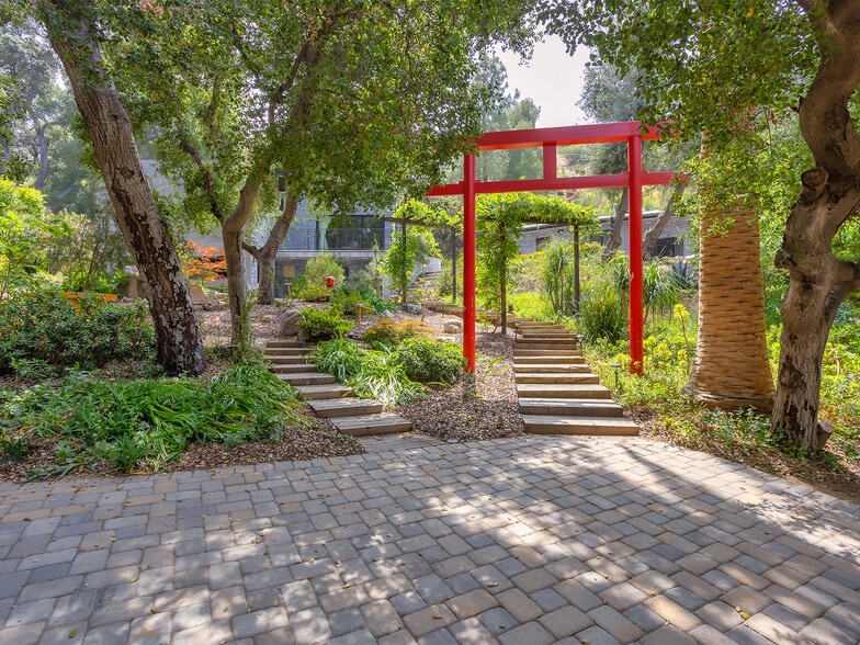More Photos Of 7580 McGroarty Ter, Tujunga Apartments For Sale