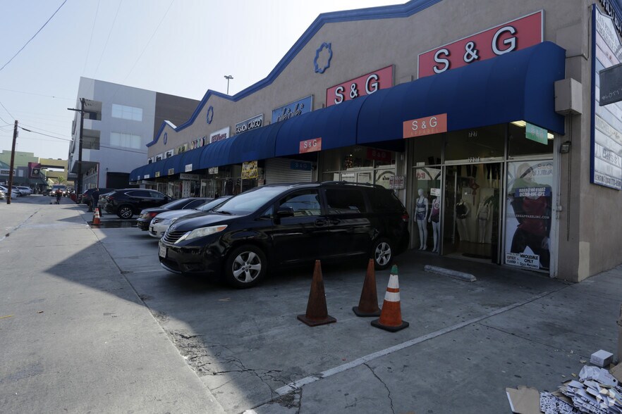 More Photos Of 727 E Pico Blvd, Los Angeles Storefront For Sale