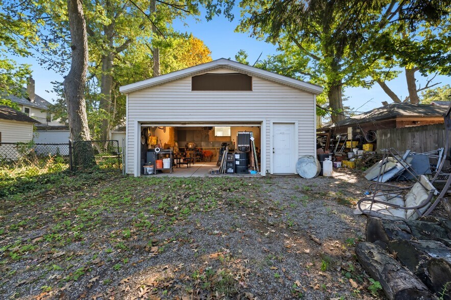 More Photos Of 12406 Larchmere Blvd, Cleveland General Retail For Sale