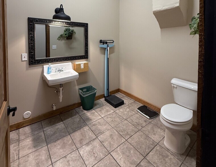More Photos Of 123 S Cleveland Ave, Loveland Office For Sale