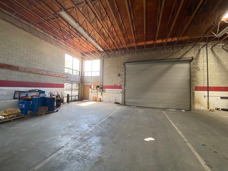 More Photos Of 1640 Hoover Ave, National City Manufacturing For Lease