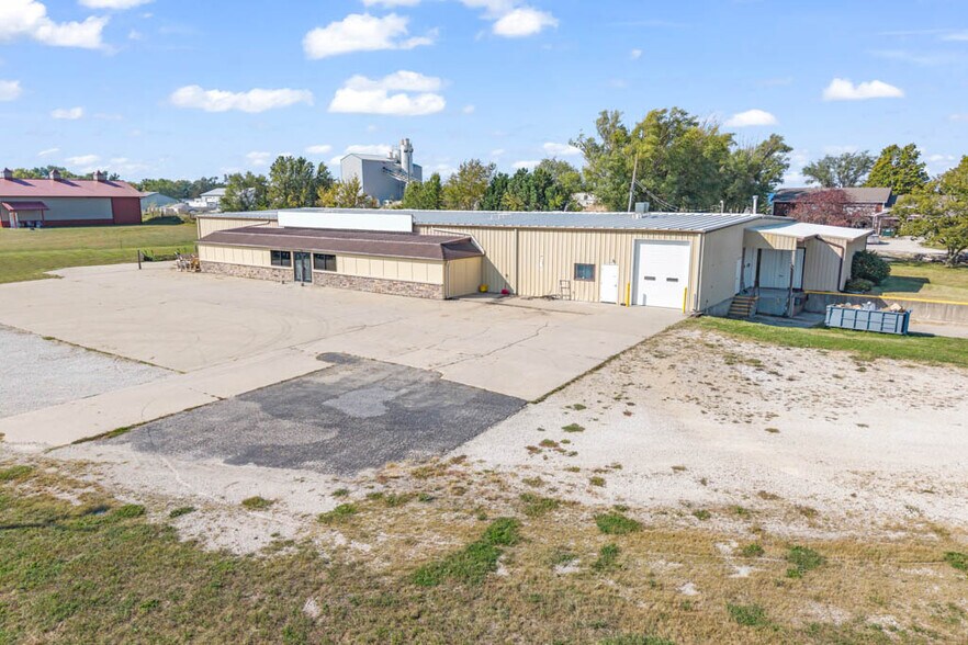Primary Photo Of 1106 N 10th St, Winterset Flex For Sale