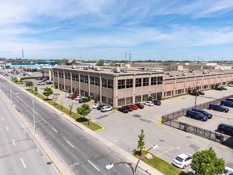 More Photos Of 9175-9225 Boul Langelier, Montréal Warehouse For Lease