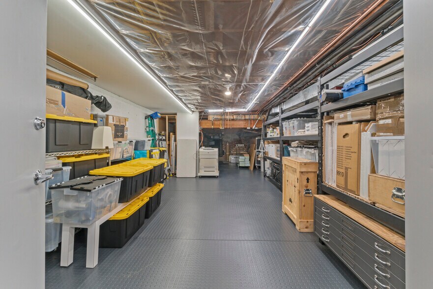 More Photos Of 422 S Highland Ave, Baltimore Storefront Retail Residential For Sale