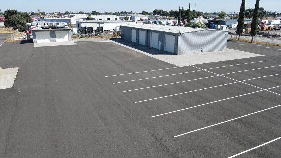 More Photos Of 2973 Loomis Rd, Stockton Truck Terminal For Lease