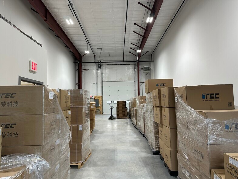 More Photos Of 2 Production Dr, Brookfield Warehouse For Lease