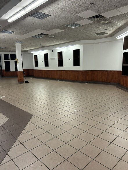 More Photos Of 118 Grant St, Buffalo Storefront Retail Office For Lease