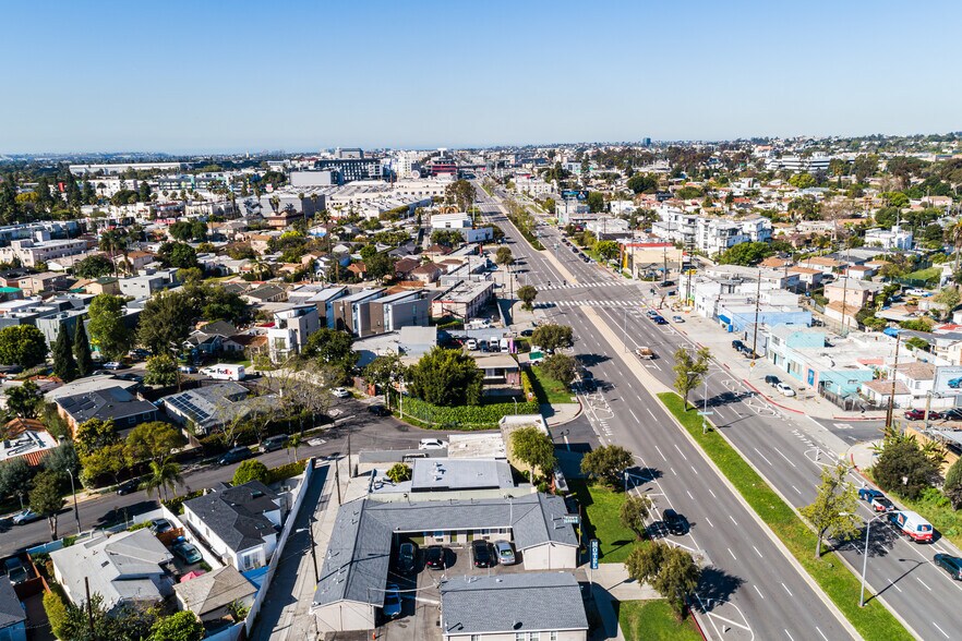 More Photos Of 8642 Venice Blvd, Los Angeles Office Residential For Sale