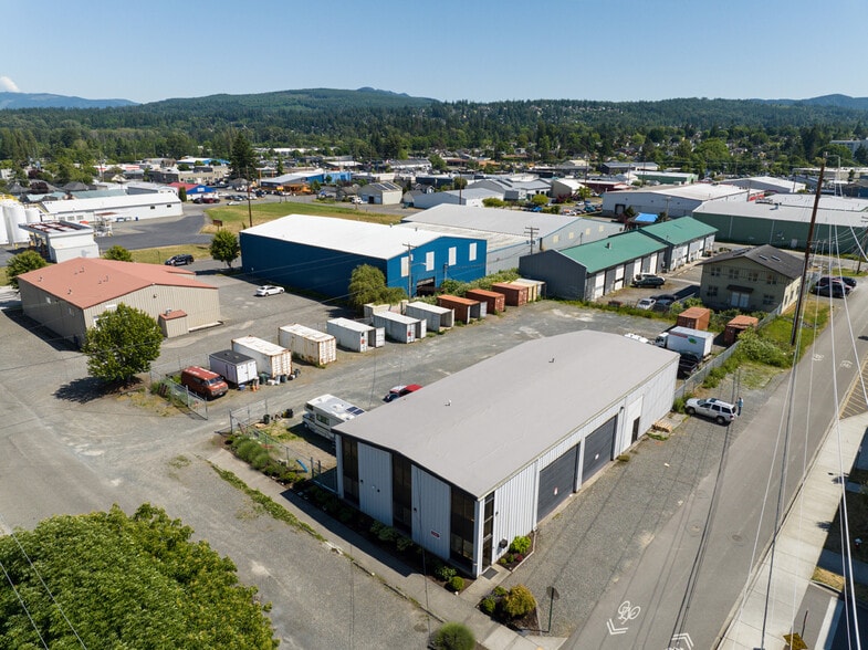 More Photos Of 2034 Franklin St, Bellingham Service For Sale