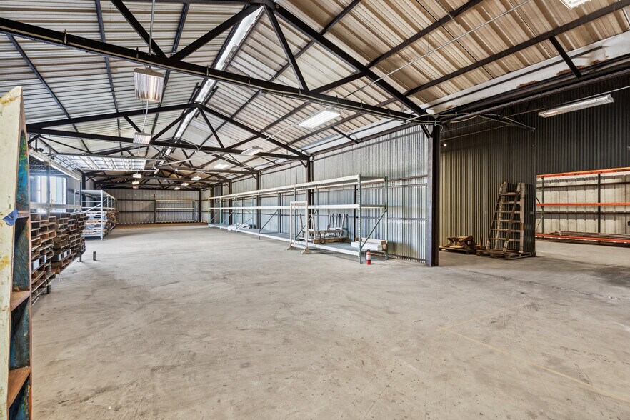 More Photos Of 8602 Broadway St, Galveston Warehouse For Sale