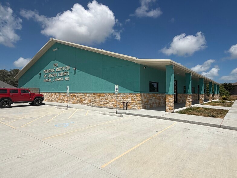 More Photos Of 6214 Saratoga Blvd, Corpus Christi Medical For Sale