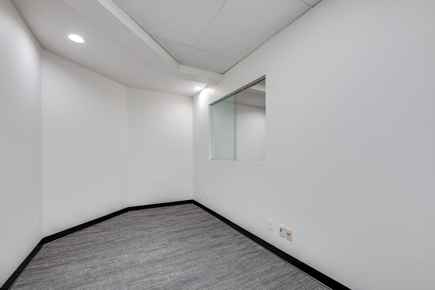 More Photos Of 3328 McCarthy Rd, Ottawa Medical For Lease