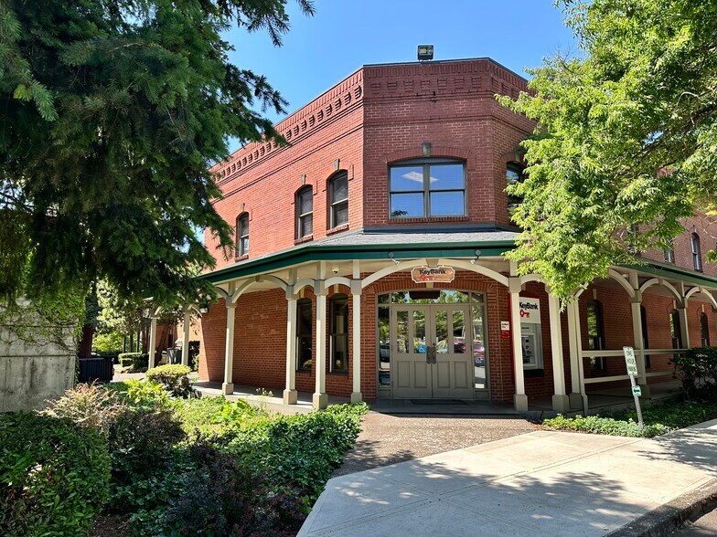 More Photos Of 18650 SW Boones Ferry Rd, Tualatin Office For Lease