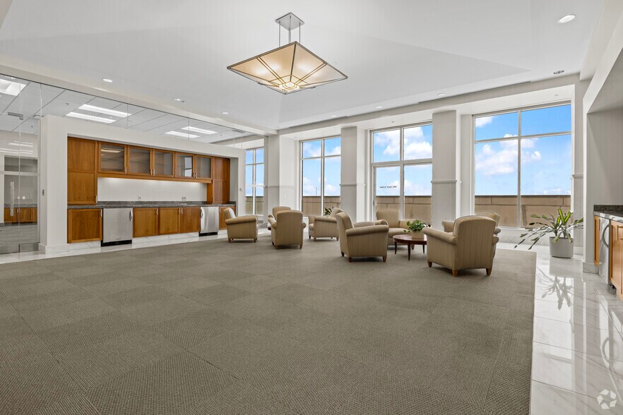 More Photos Of 150 Granby St, Norfolk Office For Lease