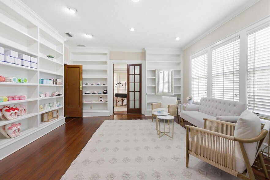 More Photos Of 431 E New York Ave, Deland Office For Sale