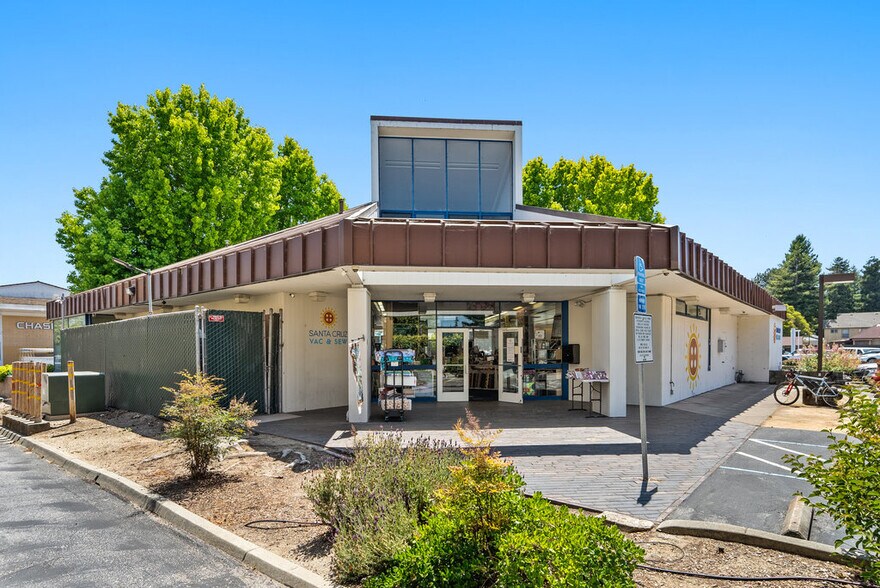 More Photos Of 806 Ocean St, Santa Cruz General Retail For Sale