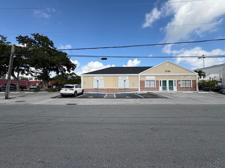 More Photos Of 2720 E Oakland Park Blvd, Fort Lauderdale Storefront Retail Office For Lease