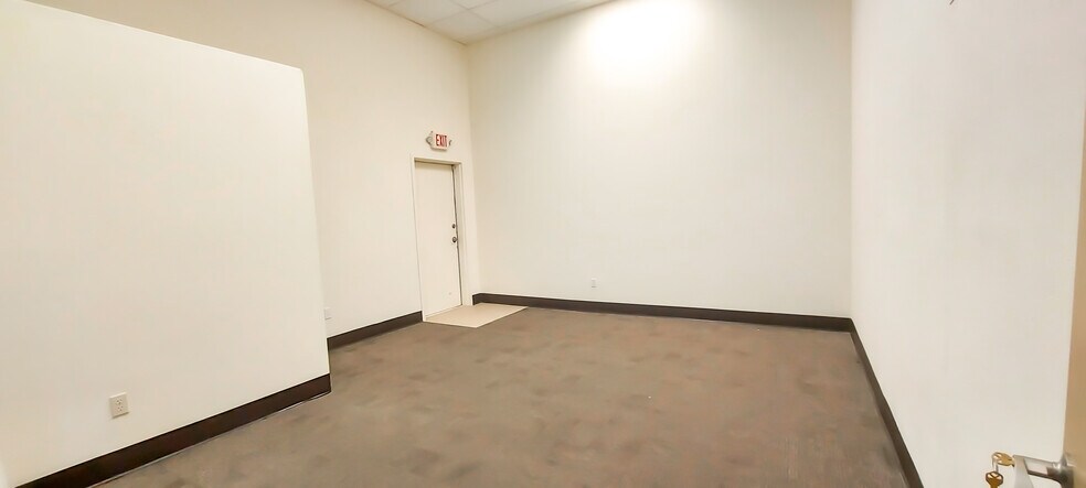 More Photos Of 3601 N Las Vegas Blvd, Las Vegas Storefront For Sale