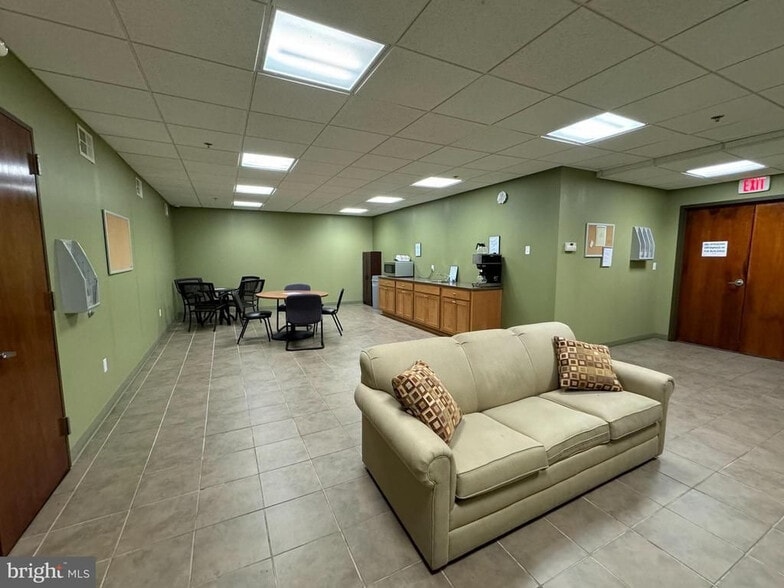 More Photos Of 1 E Market St, York Office For Sale