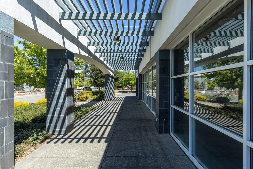 More Photos Of 800 American Way, Windsor Freestanding For Lease