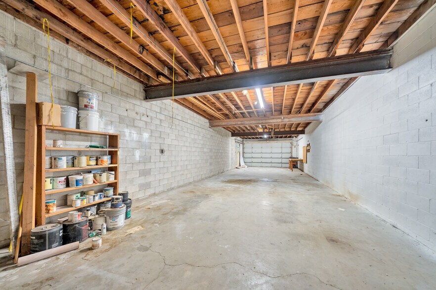 More Photos Of 10509 Dixie Hwy, Louisville Freestanding For Lease