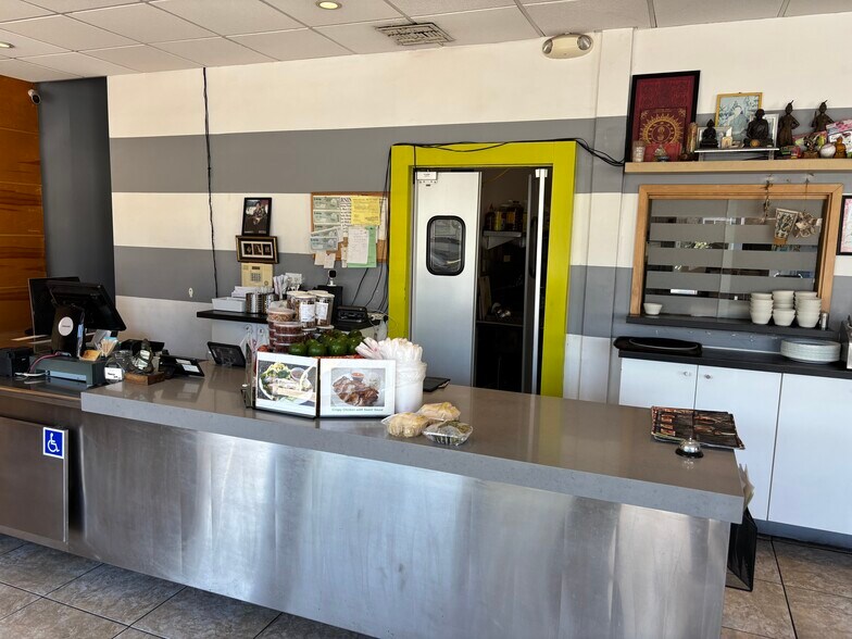 More Photos Of 515 S Verdugo Rd, Glendale Unknown For Lease