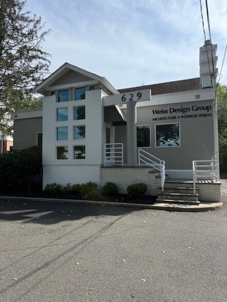 More Photos Of 629 W Mount Pleasant Ave, Livingston Office For Lease
