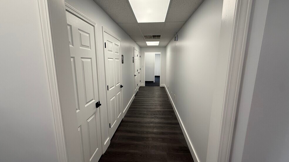 More Photos Of 11801 Brinley Ave, Louisville Medical For Lease