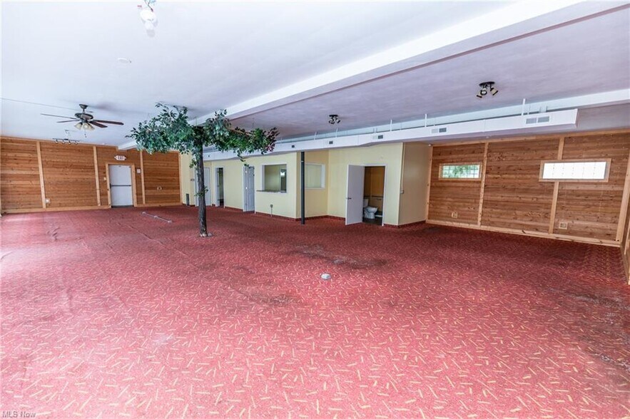 More Photos Of 899 S Canton Rd, Akron Light Distribution For Sale
