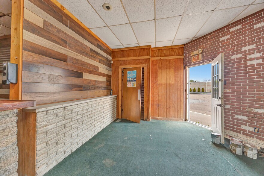 More Photos Of 100 S Brookville Pike, West College Corner Freestanding For Sale