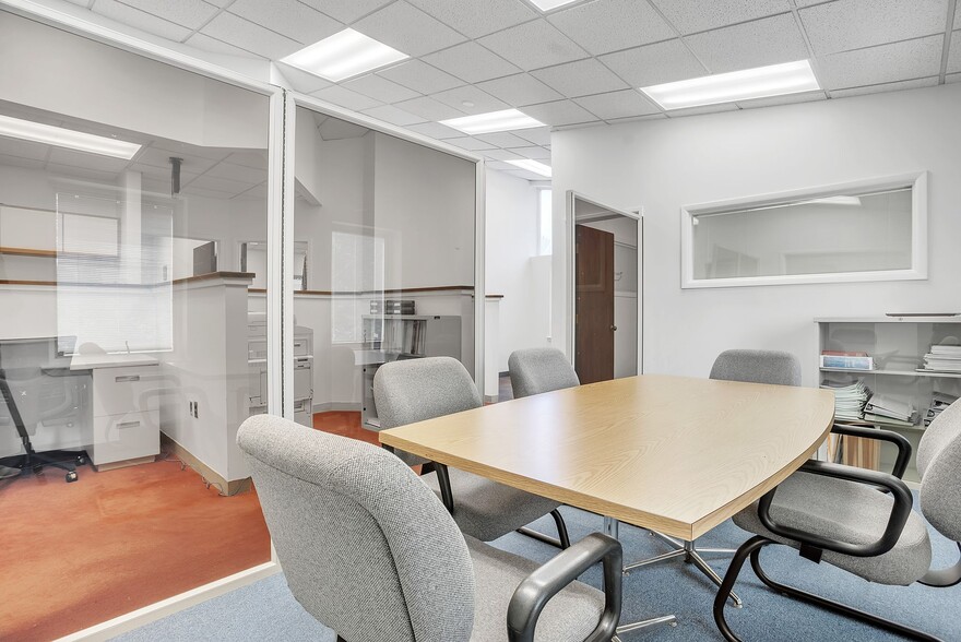 More Photos Of 4609 Pinecrest Office Park Dr, Alexandria Medical For Sale