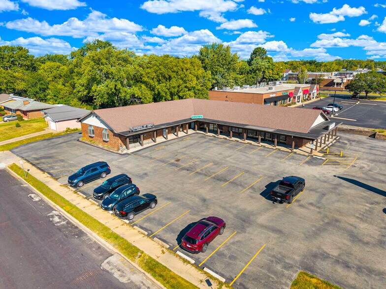 More Photos Of 4601 N University St, Peoria Unknown For Lease