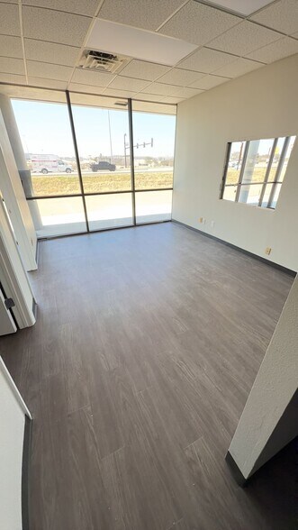 More Photos Of 3001 Airport Fwy, Bedford Medical For Lease